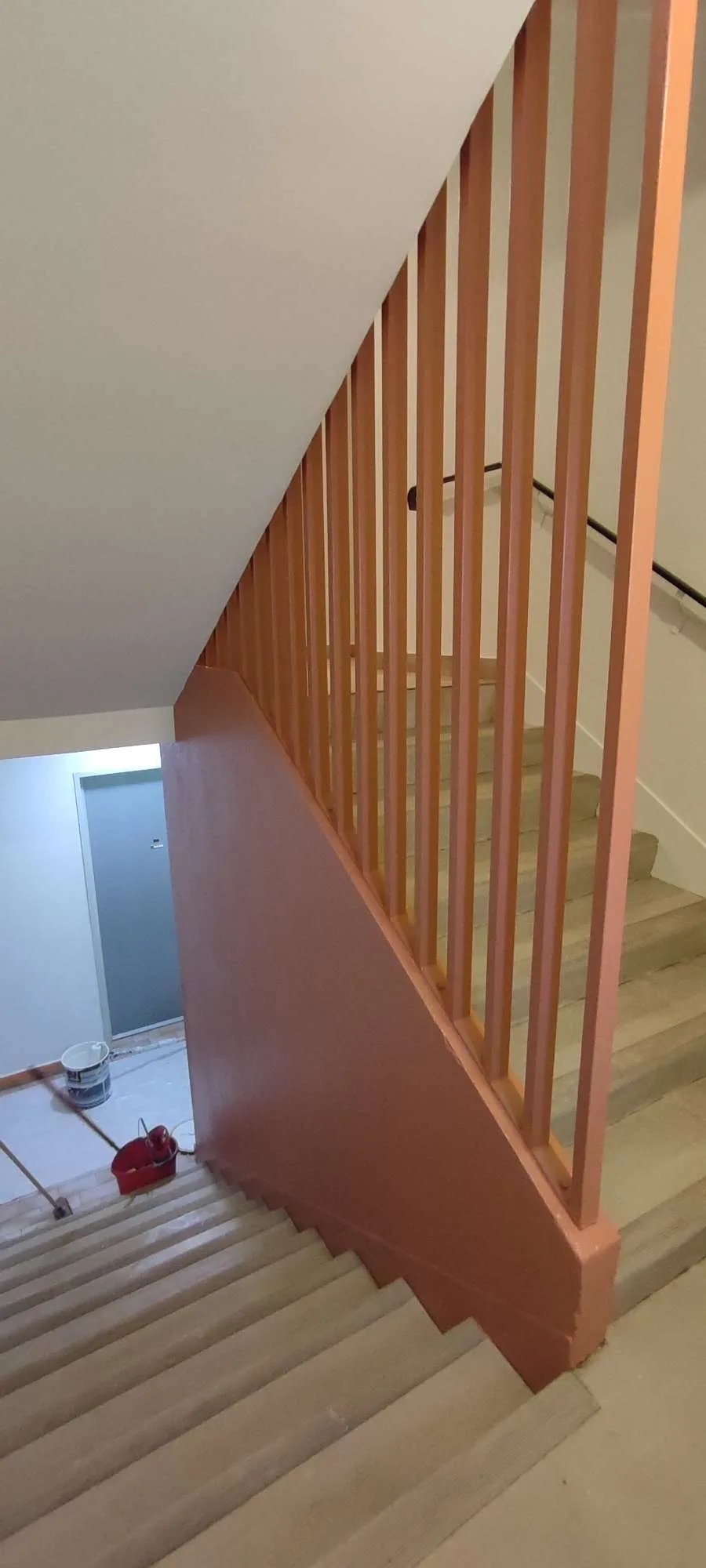 Après - Cage d'escalier à Pont-Salomon