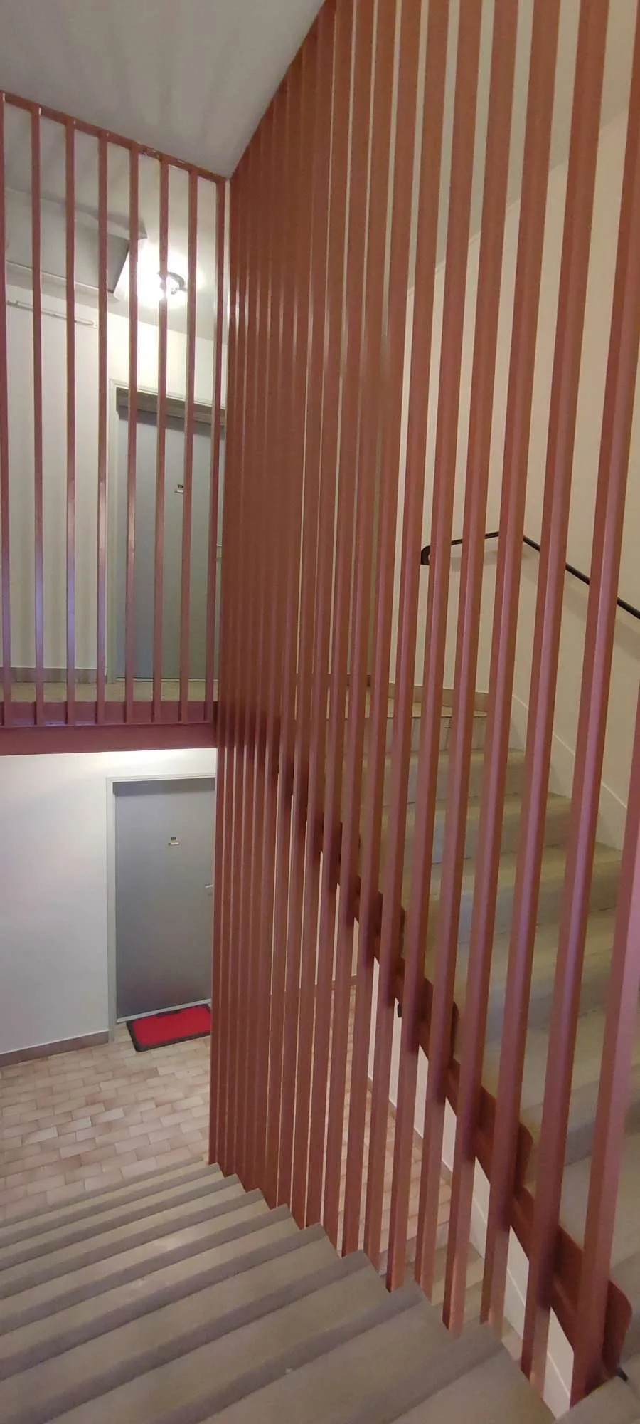 Après - Cage d'escalier à Pont-Salomon