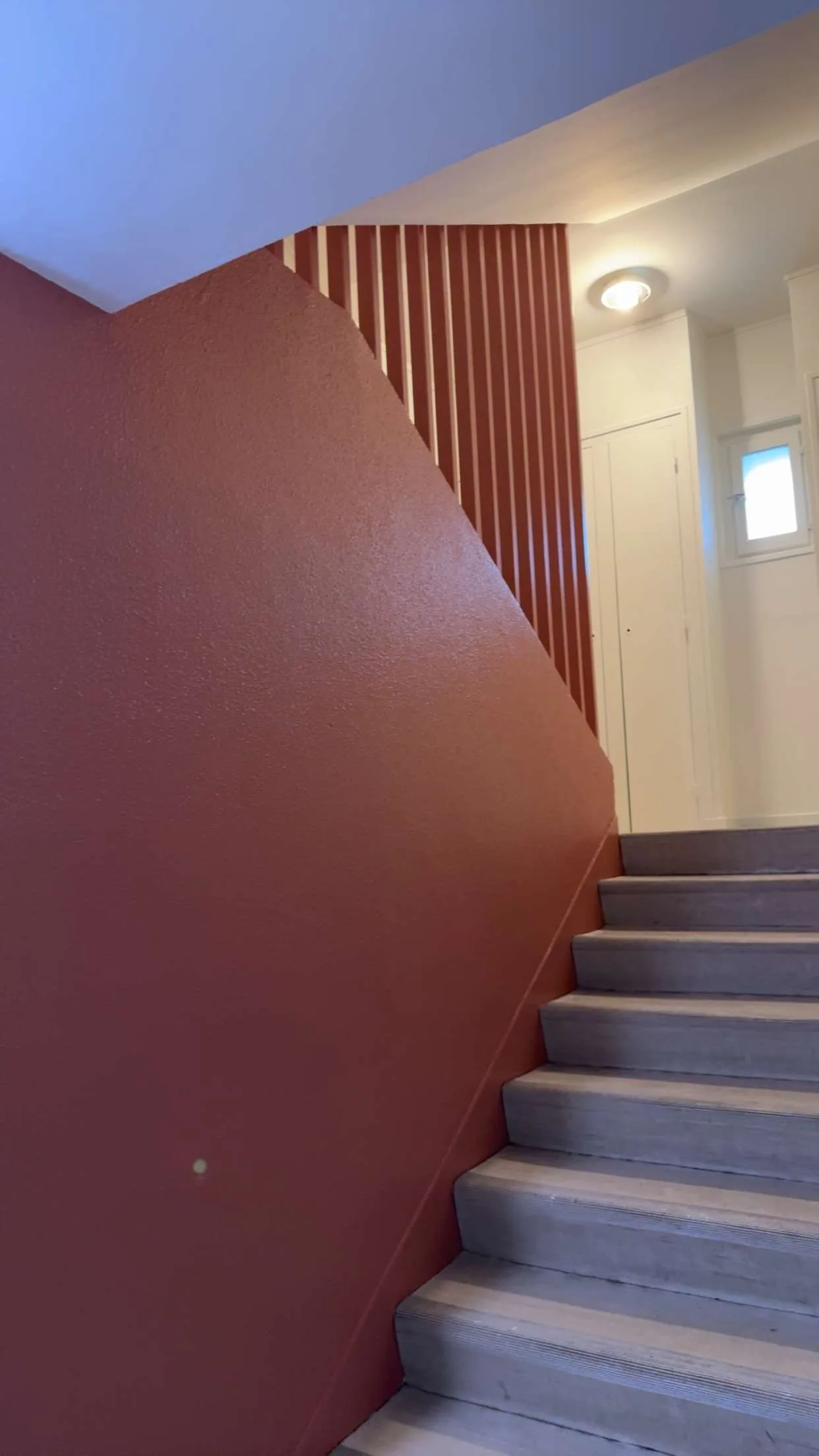 Réalisation GM Peinture : Cage d'escalier à Pont-Salomon