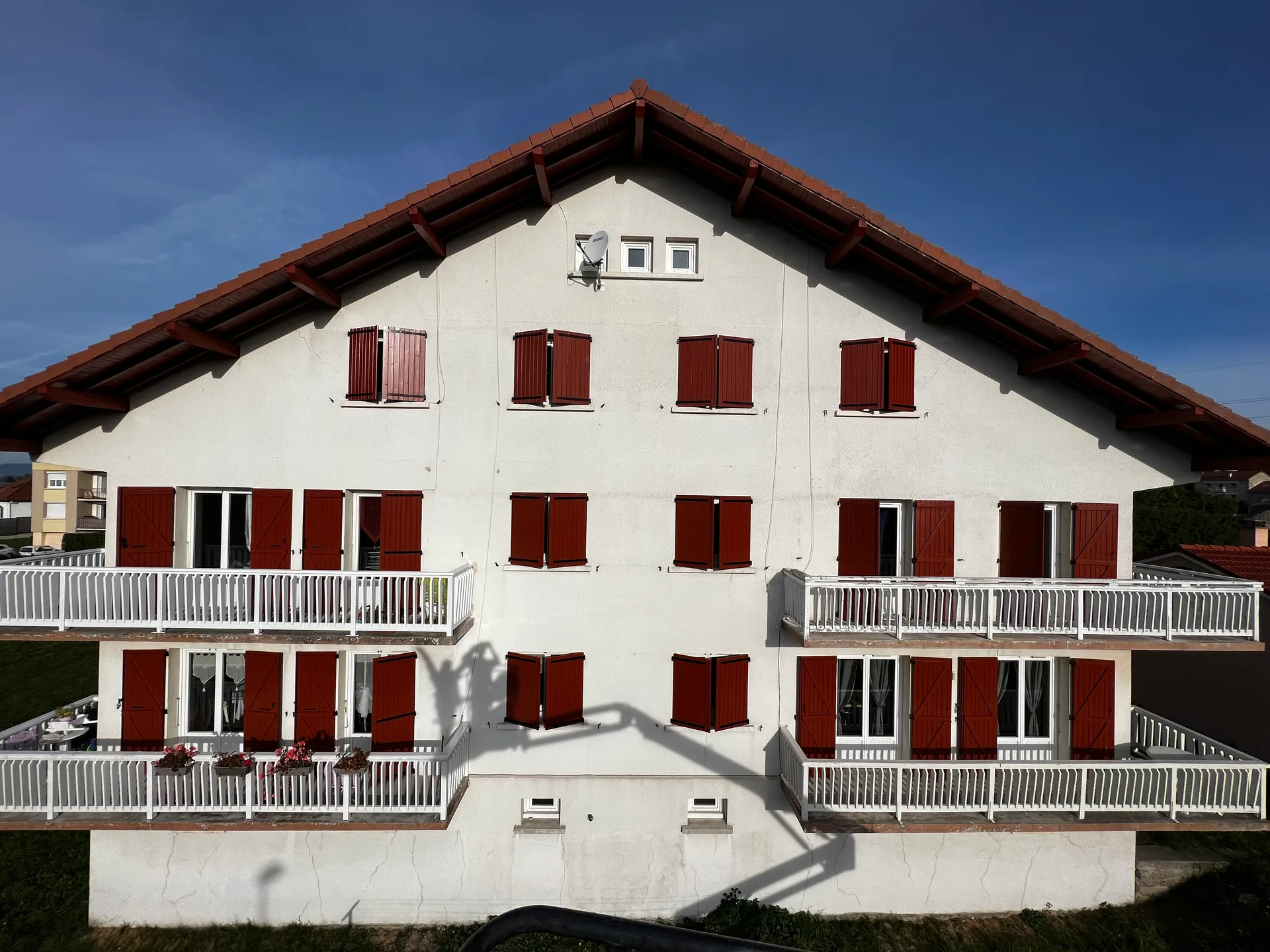 Après - Chalet et menuiseries
