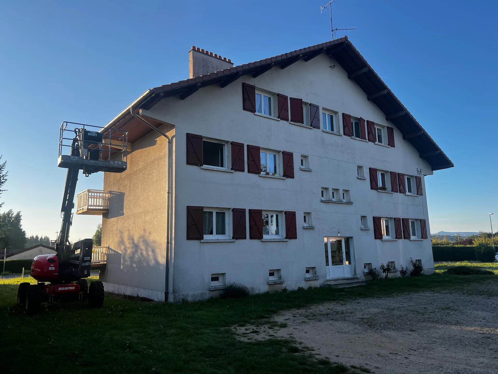 Avant - Chalet et menuiseries