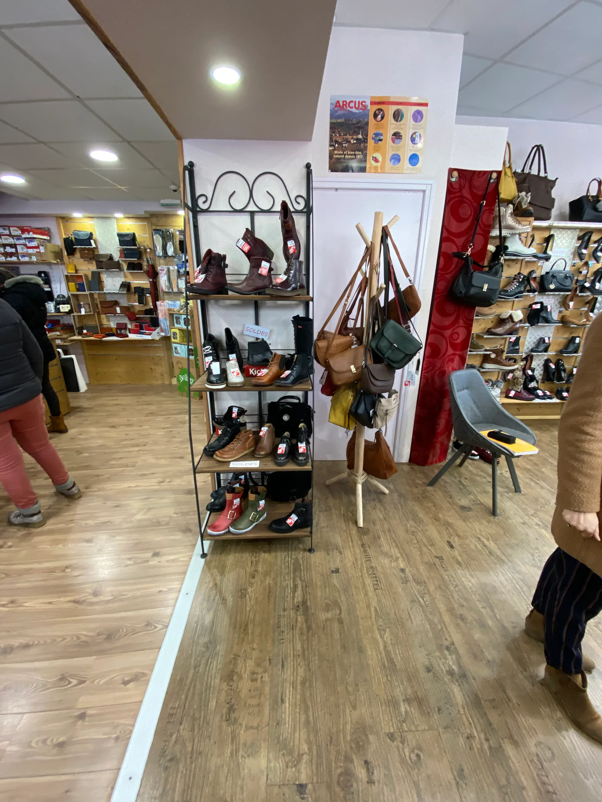 Avant - Magasin de chaussures à Yssingeaux